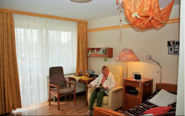 Einzelzimmer mit Balkon und Terrasse